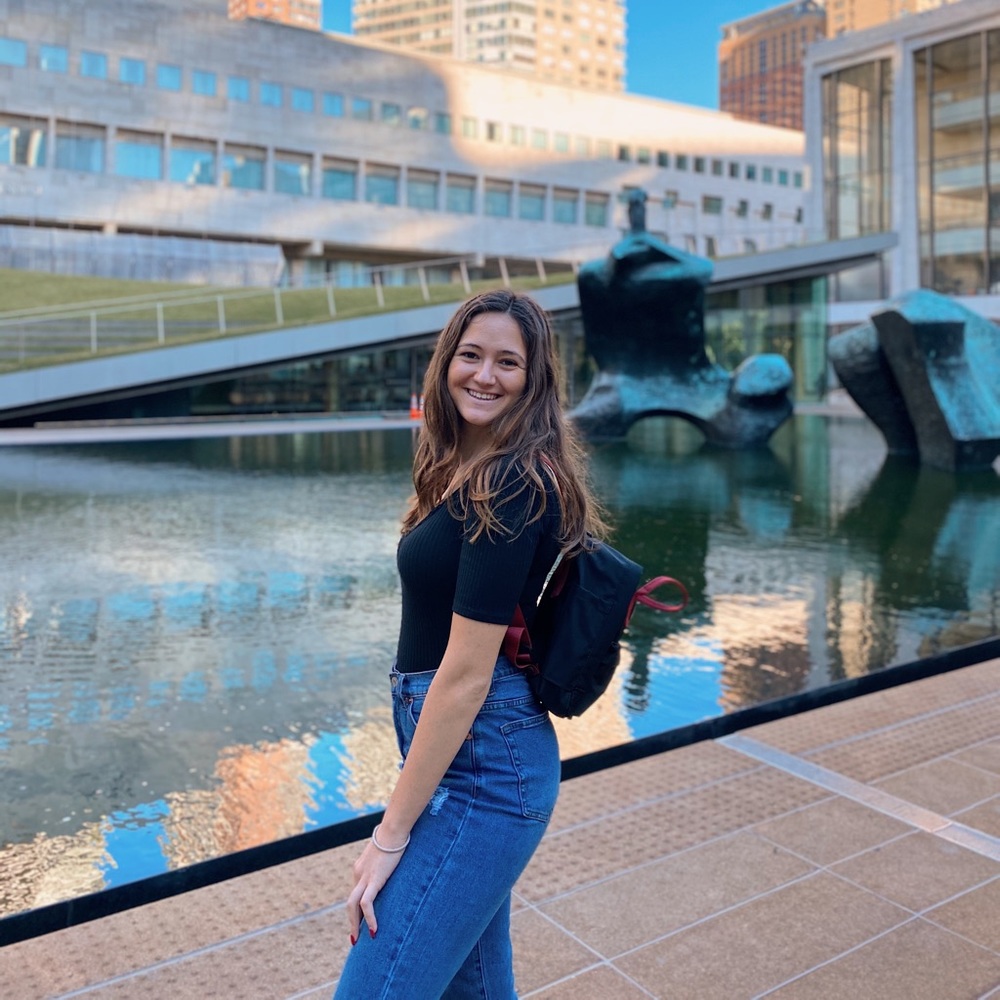 Heyy!!! I’m Olivia and I am a college student!